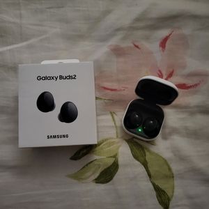 *SOLD* Samsung Galaxy Buds2